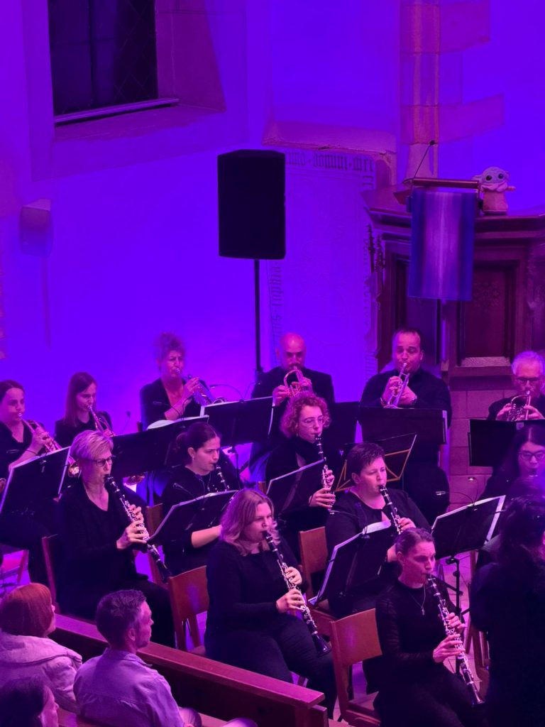 Orchesterverein Horrheim beim Konzert in der Kirche